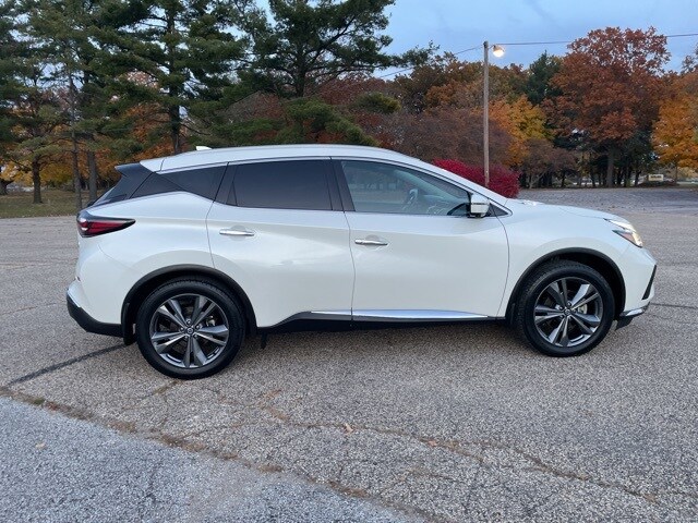 2021 Nissan Murano Platinum photo 2