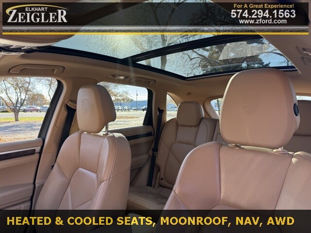 2017 Porsche Cayenne Platinum Edition photo 2