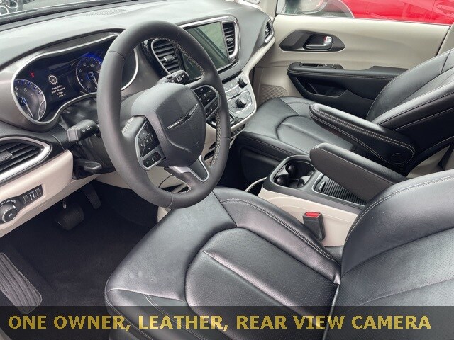 Used 2024 Chrysler Pacifica Touring L with VIN 2C4RC1BGXRR172084 for sale in Elkhart, IN
