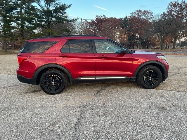 2021 Ford Explorer XLT photo 3