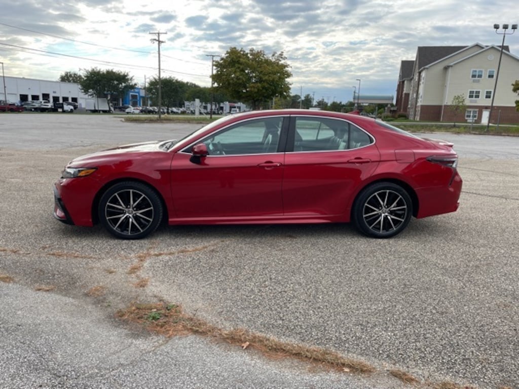 Used 2021 Toyota Camry SE Sedan