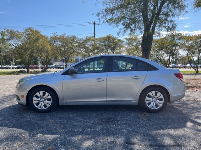 2013 Chevrolet Cruze LS photo 4