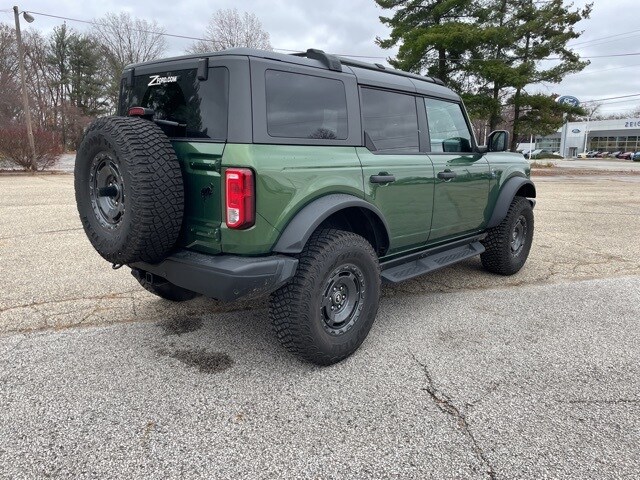 2024 Ford Bronco Black Diamond photo 3