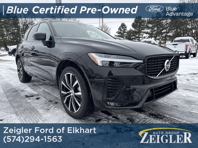 2024 Volvo XC60 B5 Plus Dark Theme AWD's photo