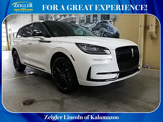 2023 Lincoln Corsair Base's photo