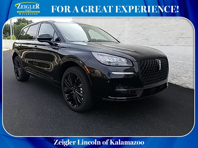 2023 Lincoln Corsair Base's photo