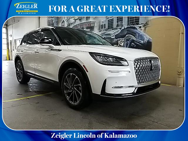 2023 Lincoln Corsair Base's photo