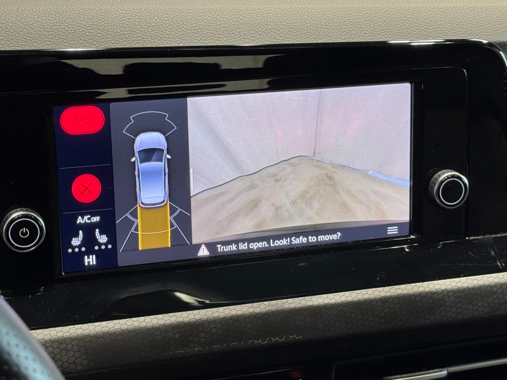 2024 VOLKSWAGEN GOLF GTI - Image 11