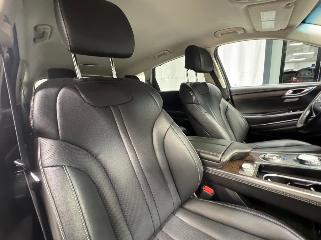 2024 GENESIS GV80 - Image 30
