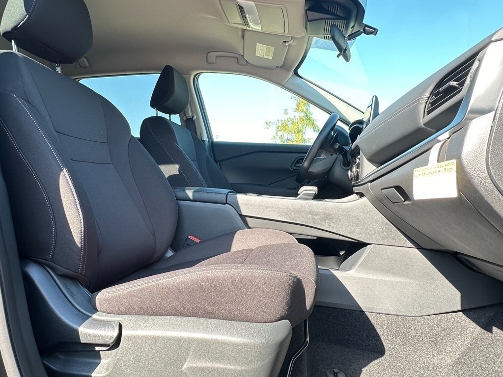 2025 NISSAN ROGUE - Image 24