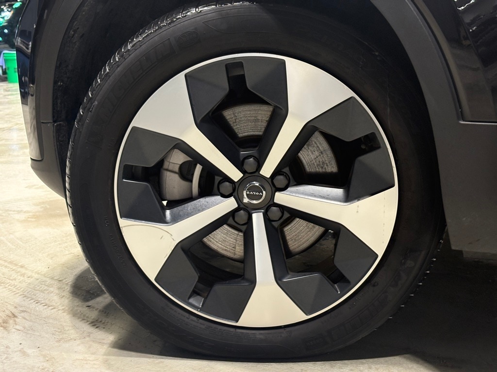 2024 VOLVO XC40 - Image 7