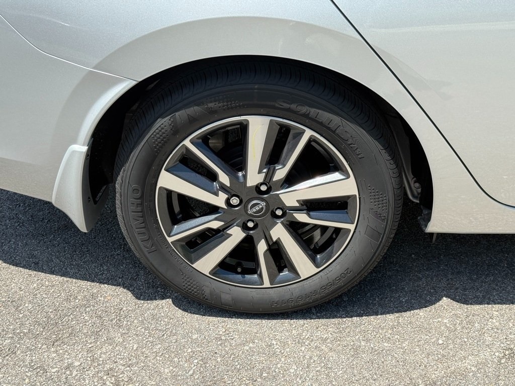 2025 NISSAN VERSA - Image 11