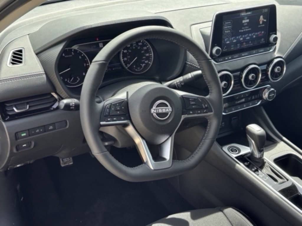 2025 NISSAN SENTRA - Image 12
