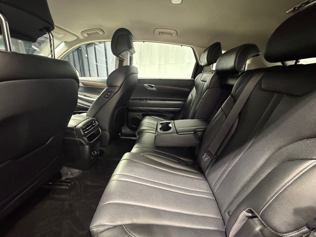 2024 GENESIS GV80 - Image 23