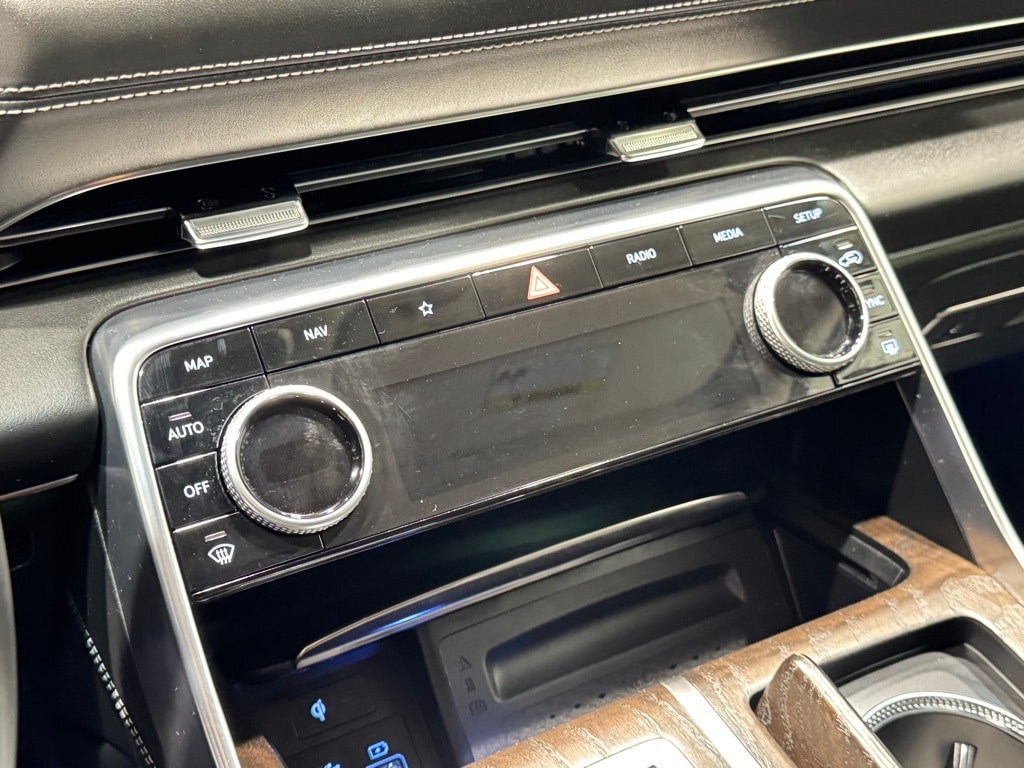 2024 GENESIS GV80 - Image 13