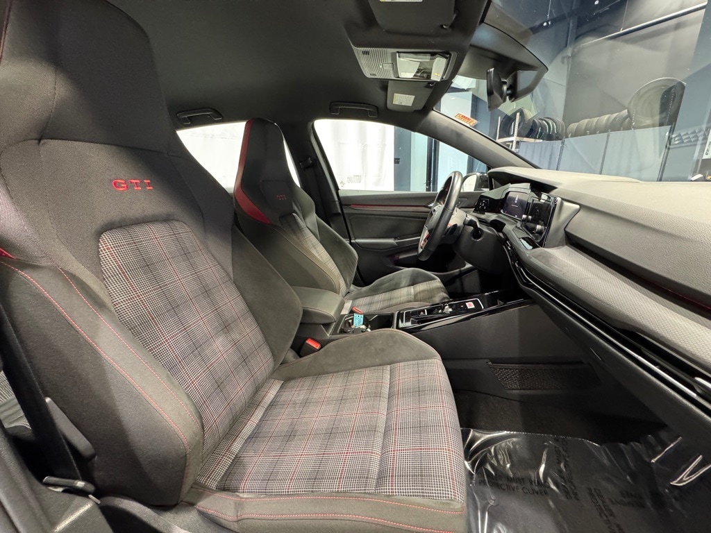2024 VOLKSWAGEN GOLF GTI - Image 30