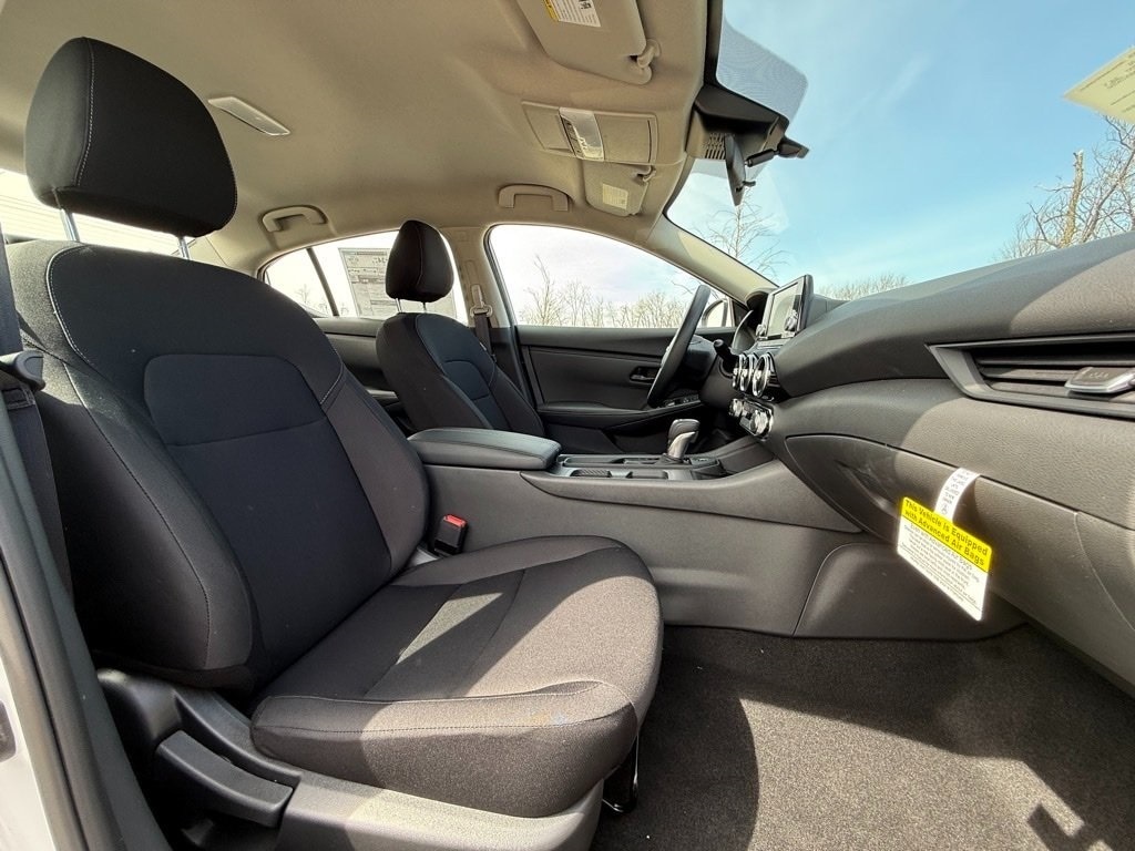 2025 NISSAN SENTRA - Image 28