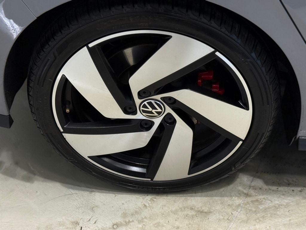 2024 VOLKSWAGEN GOLF GTI - Image 12