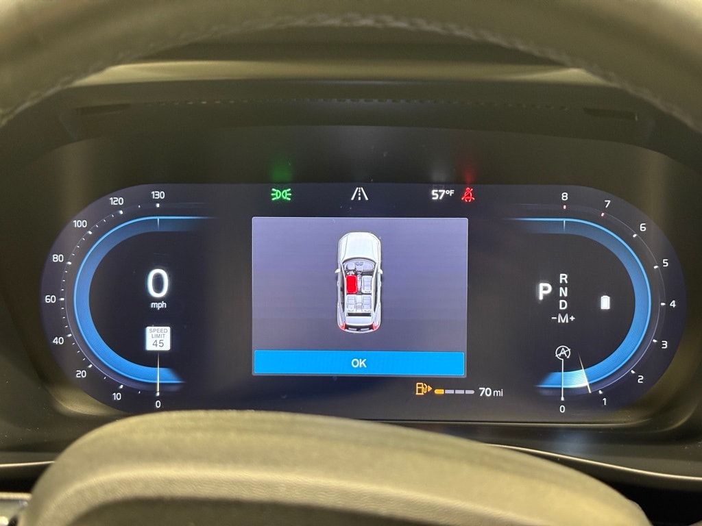 2024 VOLVO XC40 - Image 31