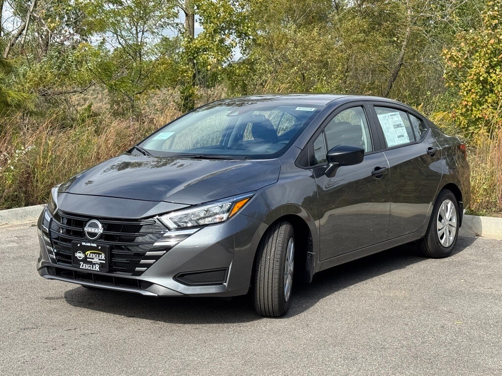 New 2025 Nissan Versa 1.6 S Sedan