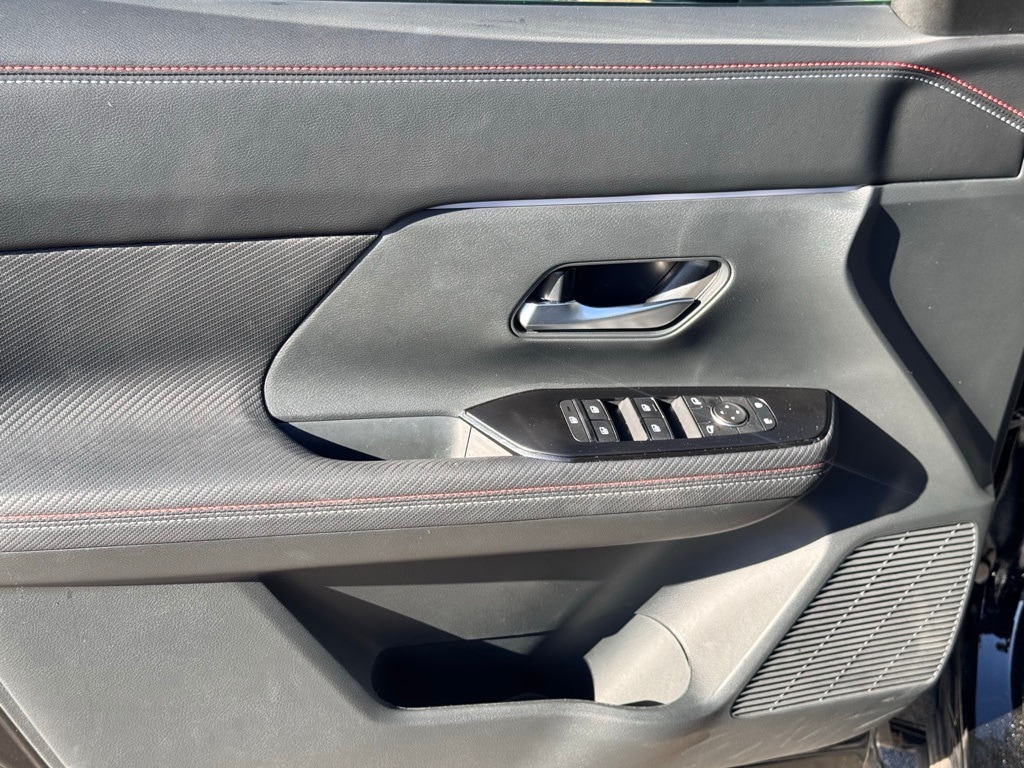 2025 NISSAN KICKS MPV - Image 17