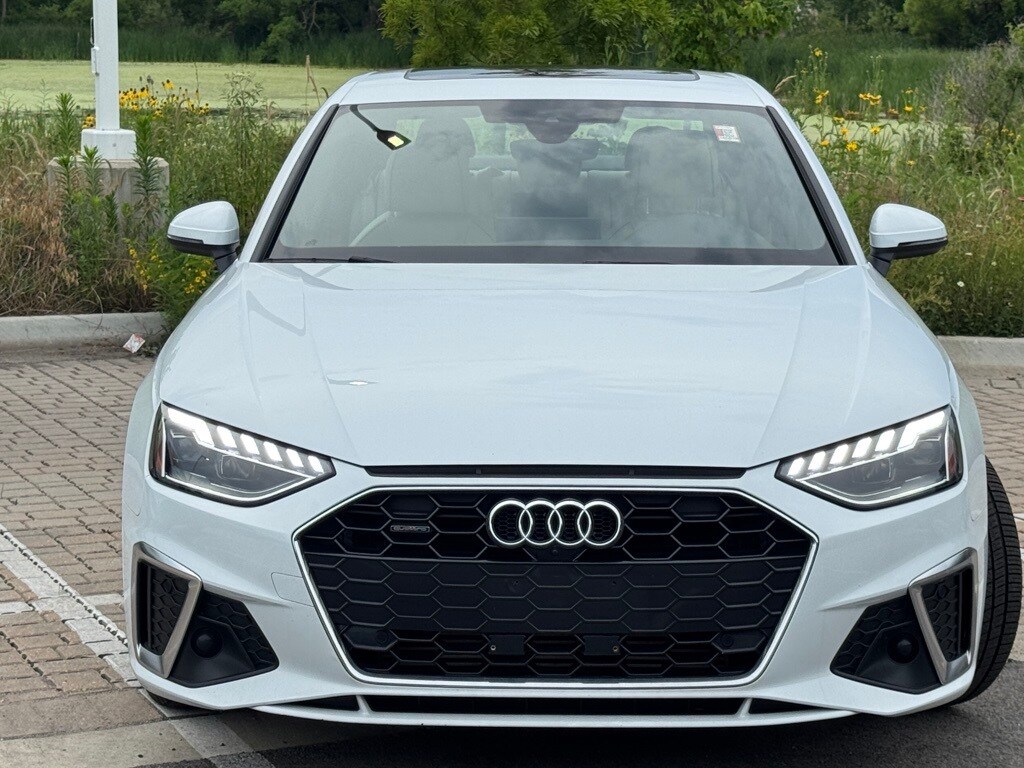 2022 Audi A4 45 S line Premium Plus Quattro photo 2