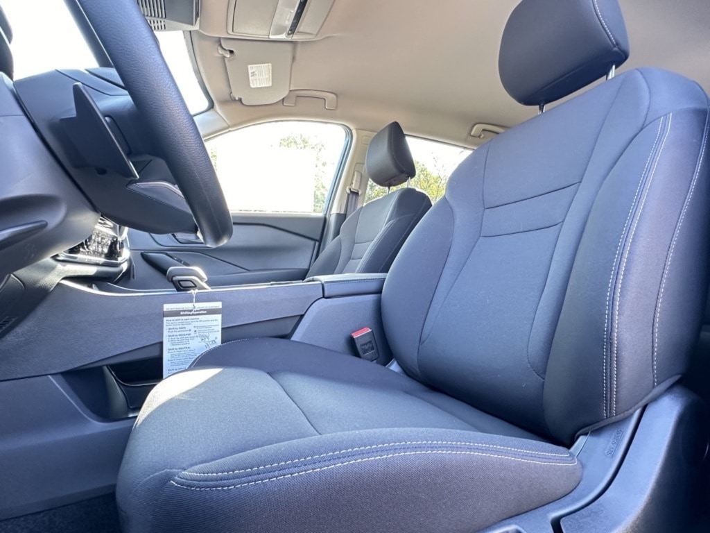 2025 NISSAN ROGUE - Image 17