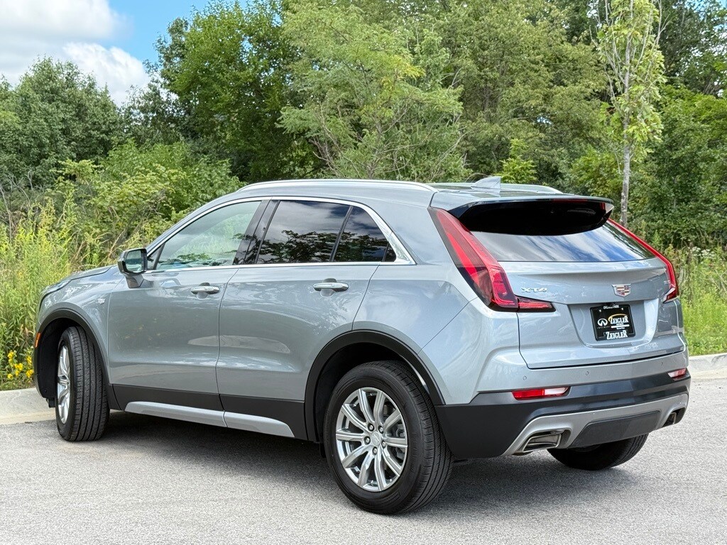 2023 Cadillac XT4 Premium Luxury photo 4