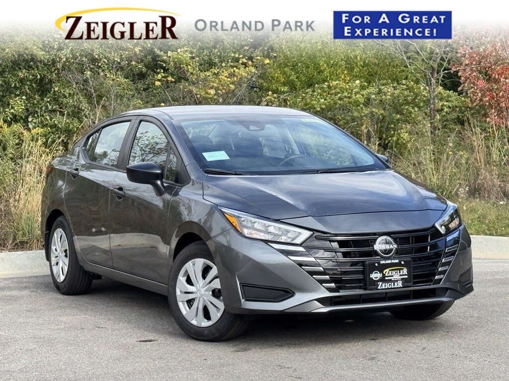 New 2025 Nissan Versa 1.6 S Sedan