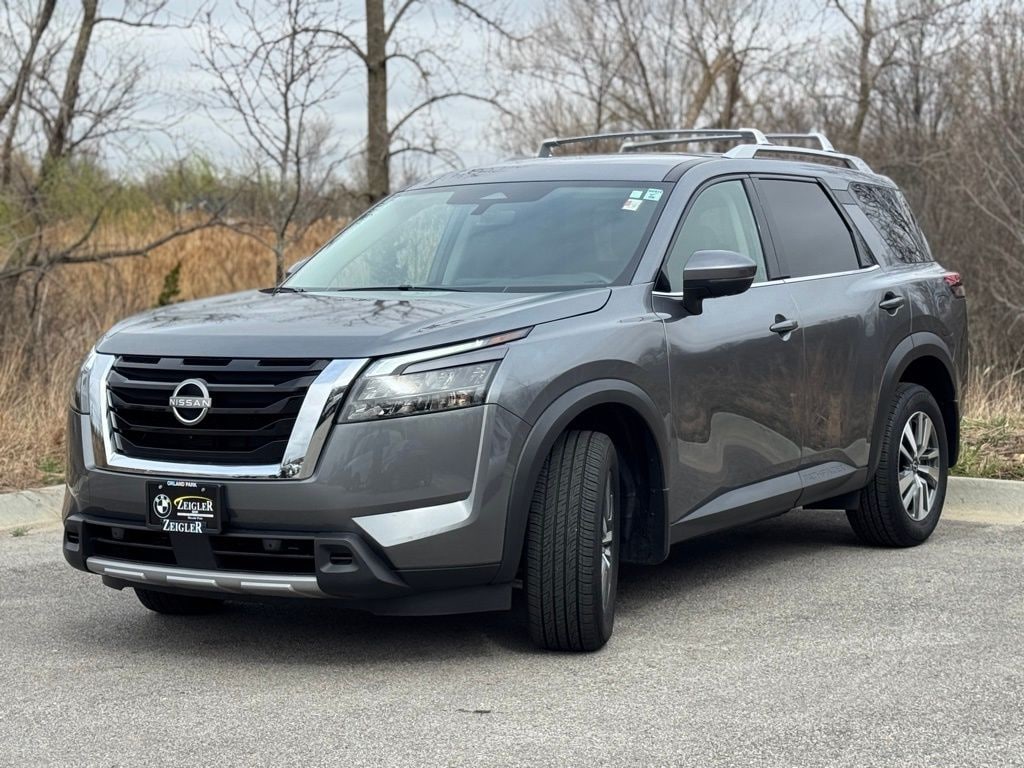 Certified 2025 Nissan Pathfinder SL SUV