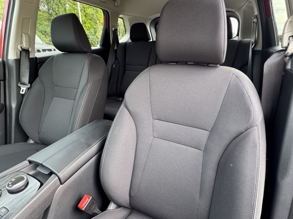 2025 NISSAN ROGUE - Image 18