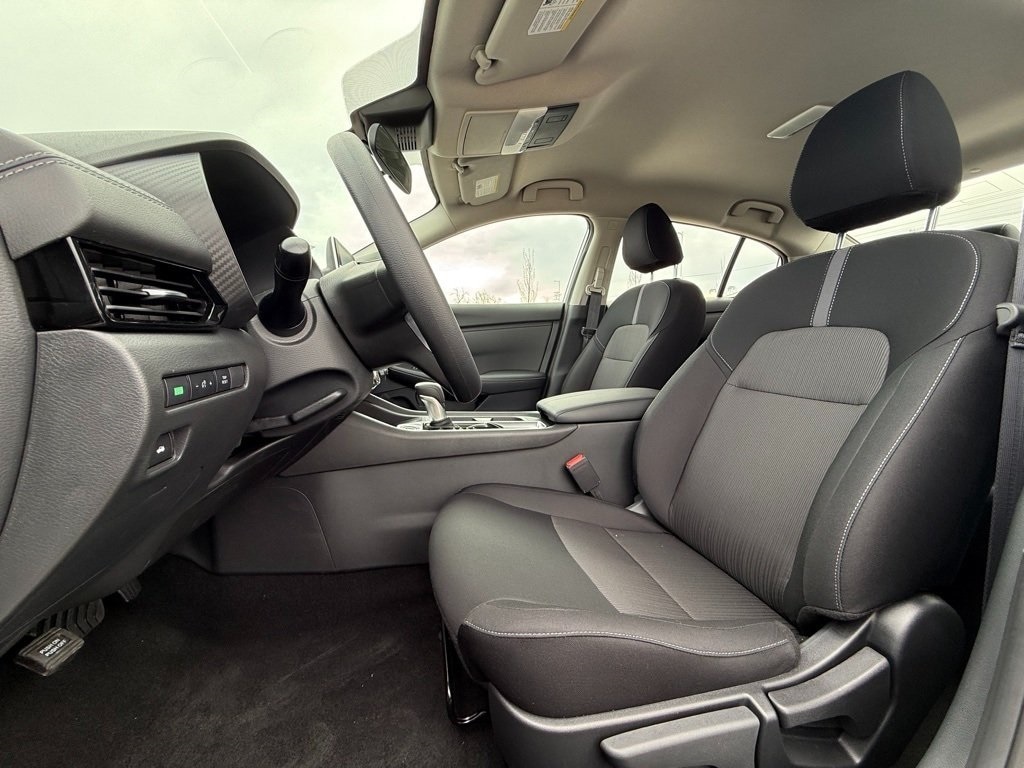 2025 NISSAN SENTRA - Image 18