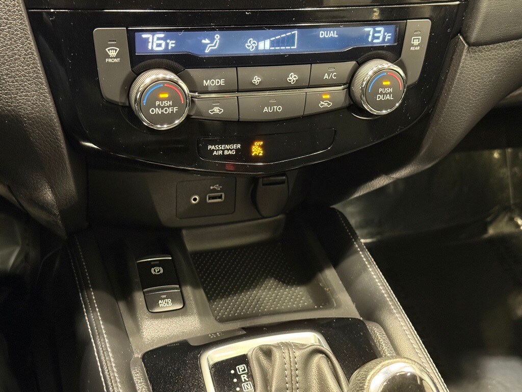 2018 NISSAN ROGUE - Image 11