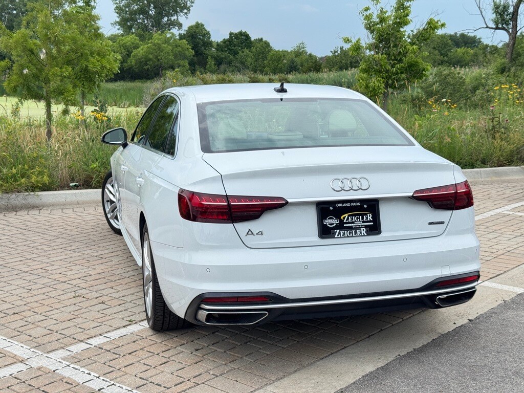 2022 Audi A4 45 S line Premium Plus Quattro photo 4