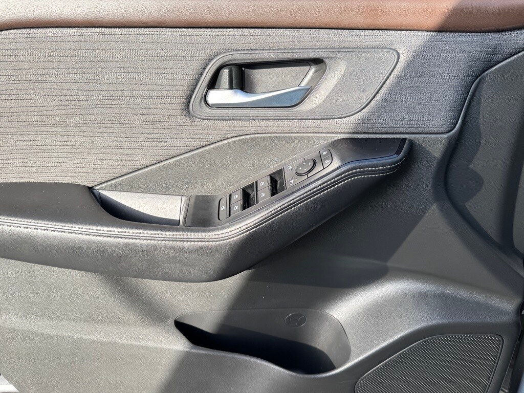 2023 NISSAN ROGUE - Image 18