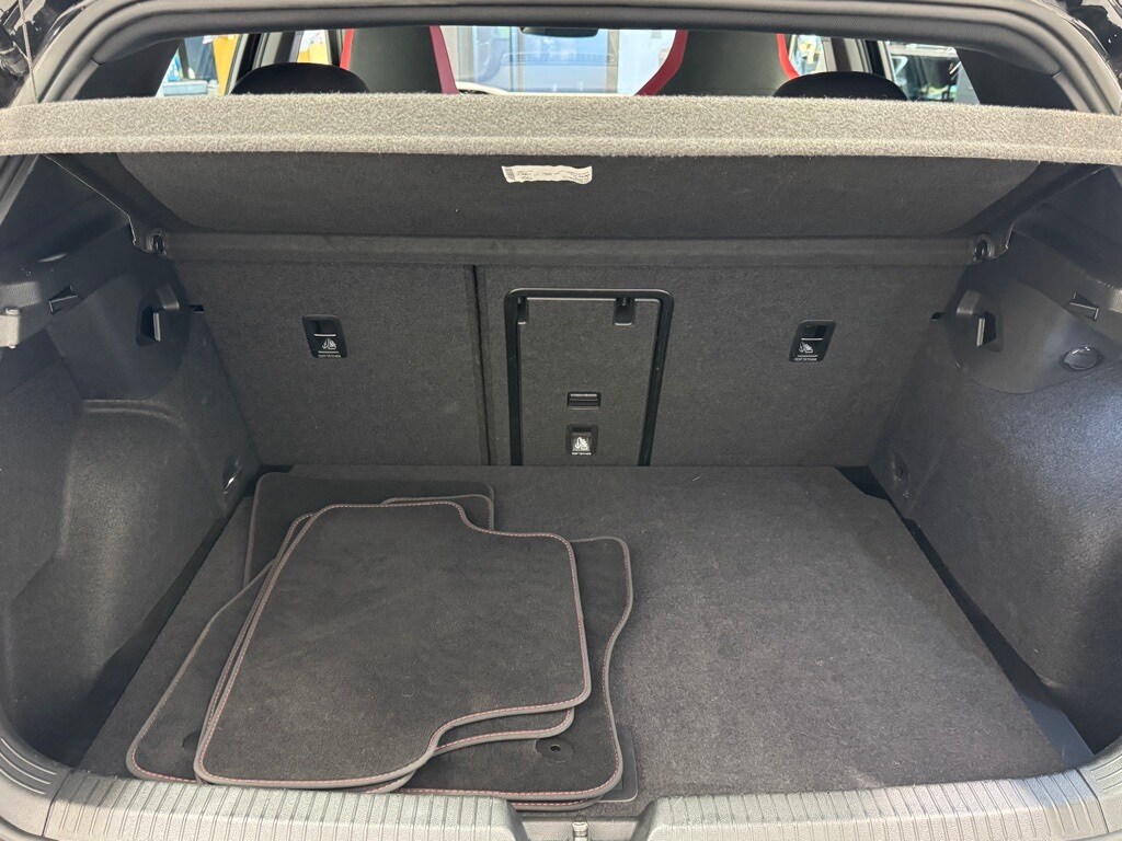 2024 VOLKSWAGEN GOLF GTI - Image 33