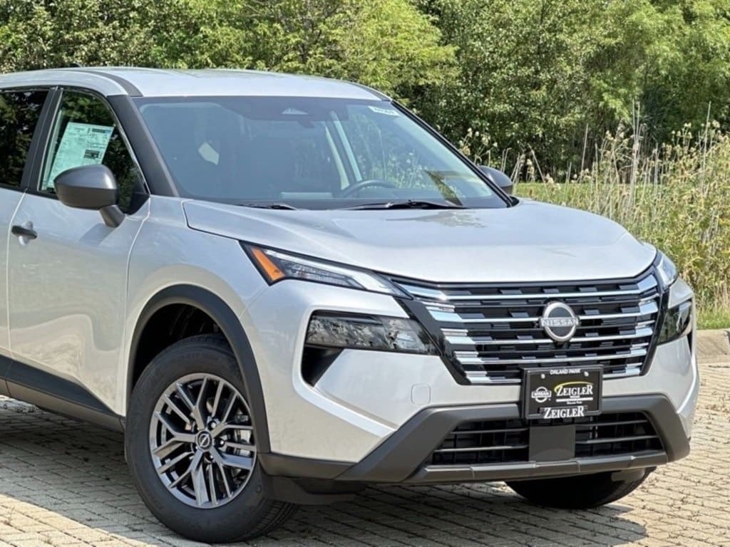 2025 NISSAN ROGUE - Image 2