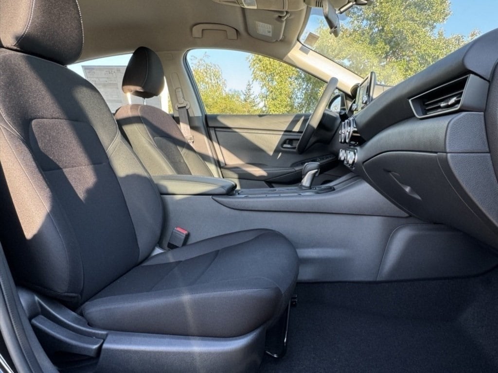 2025 NISSAN SENTRA - Image 23