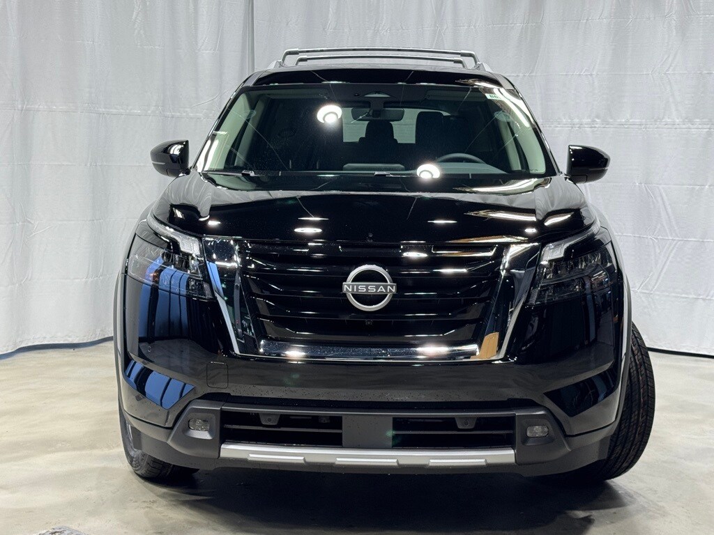 New 2025 Nissan Pathfinder SL SUV