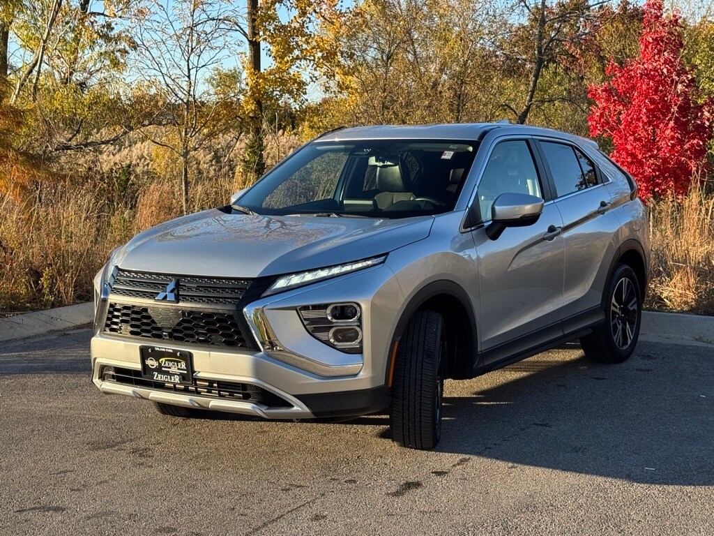 2024 Mitsubishi Eclipse Cross SE photo 3