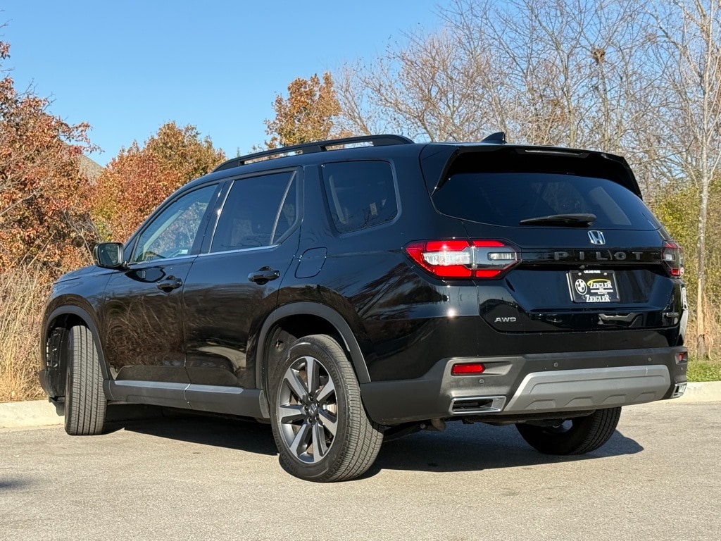 Certified 2025 Honda Pilot Touring SUV