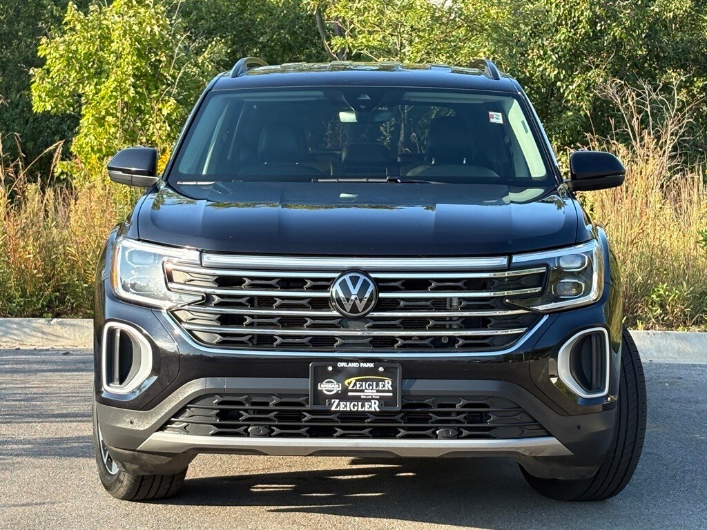 2024 Volkswagen Atlas SE Technology photo 2