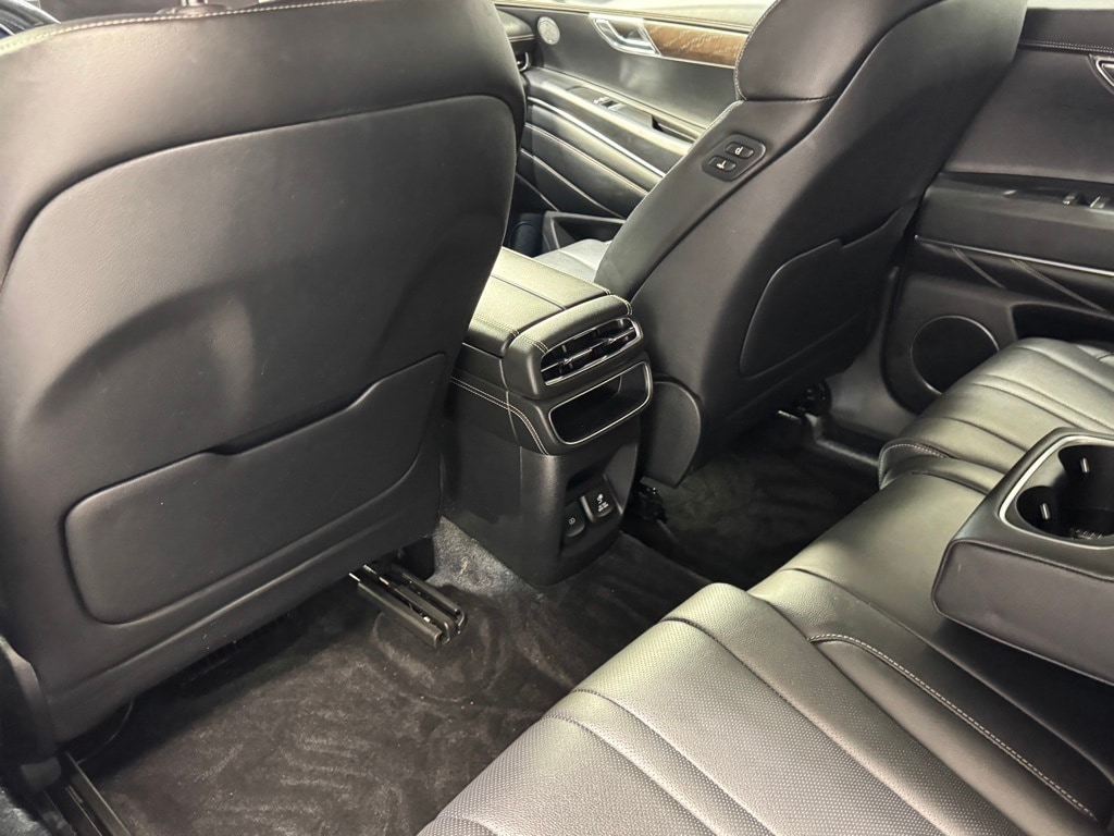 2024 GENESIS GV80 - Image 24