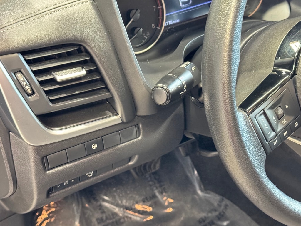 2023 NISSAN ROGUE - Image 16