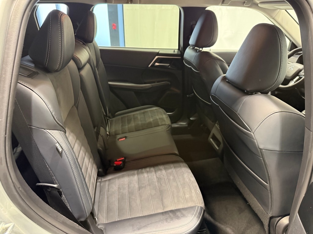 2024 MITSUBISHI OUTLANDER - Image 33