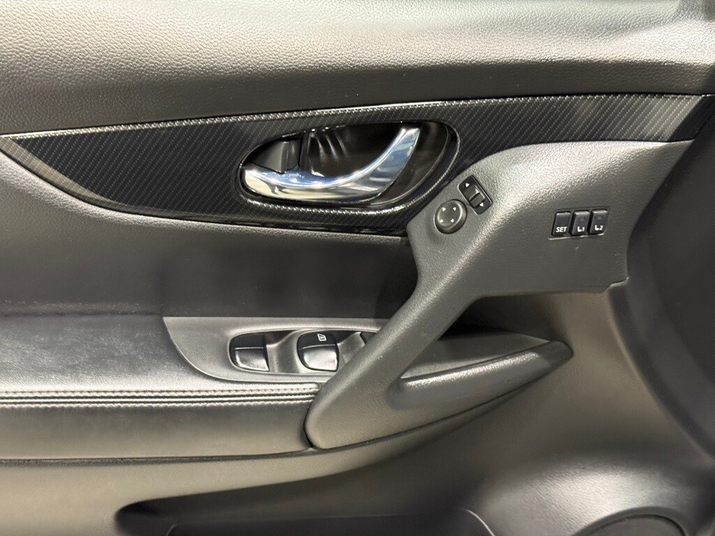 2018 NISSAN ROGUE - Image 16