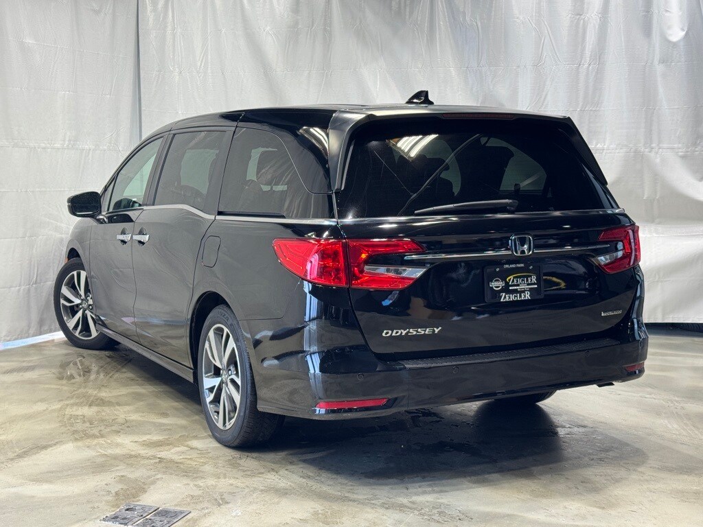 2023 Honda Odyssey Touring photo 4