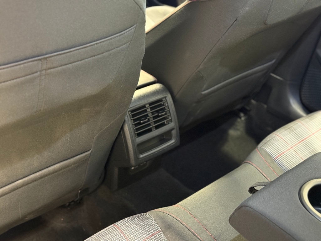 2024 VOLKSWAGEN GOLF GTI - Image 31