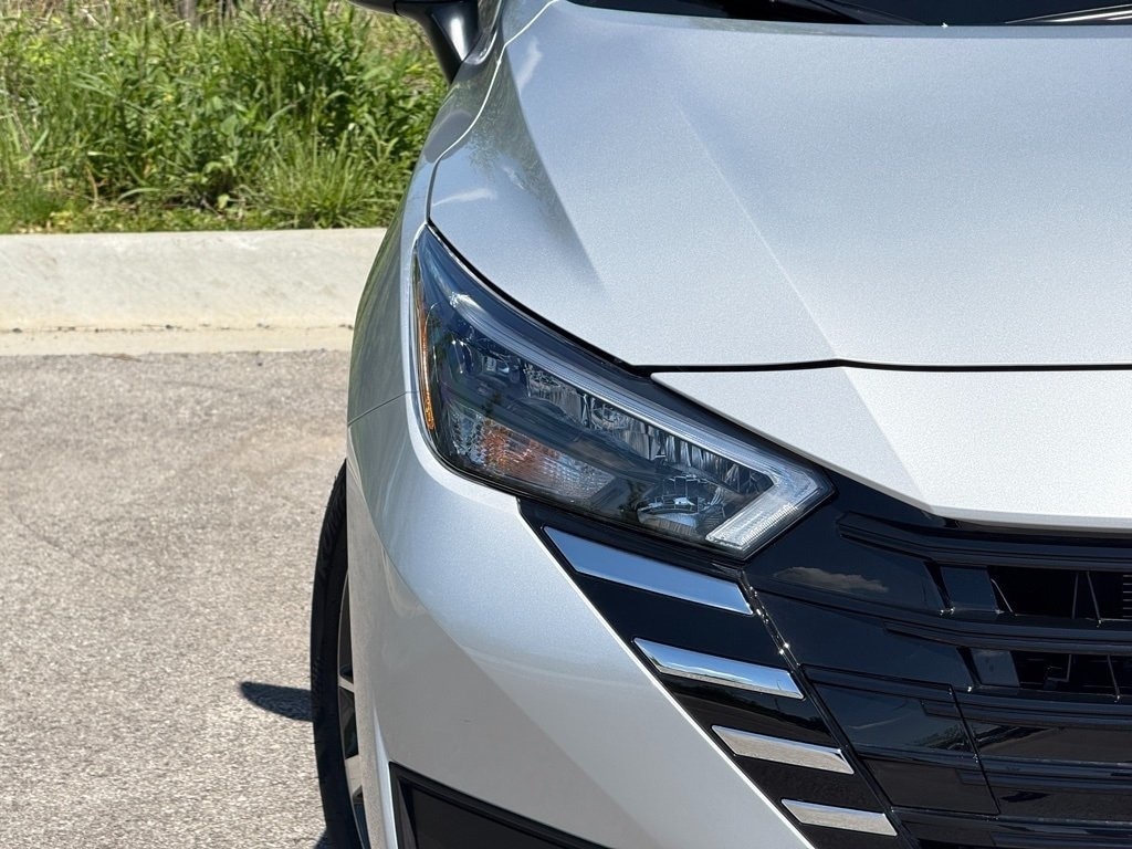 2025 NISSAN VERSA - Image 2