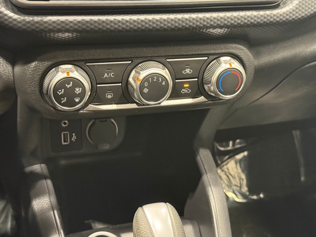 2024 NISSAN KICKS - Image 10